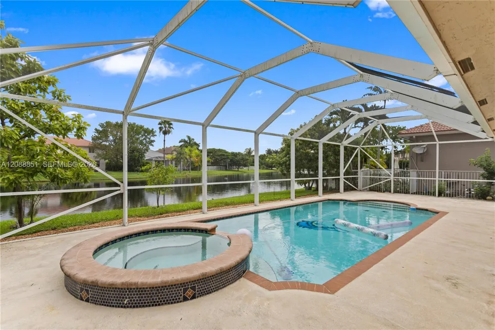 1642 Blue Jay Cir Weston, FL 33327
