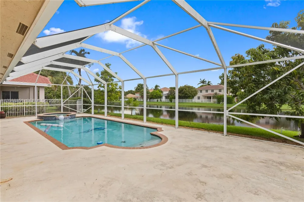 1642 Blue Jay Cir Weston, FL 33327