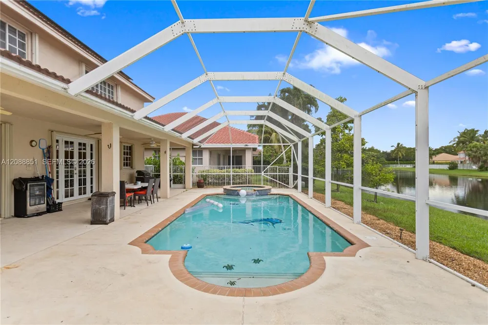 1642 Blue Jay Cir Weston, FL 33327