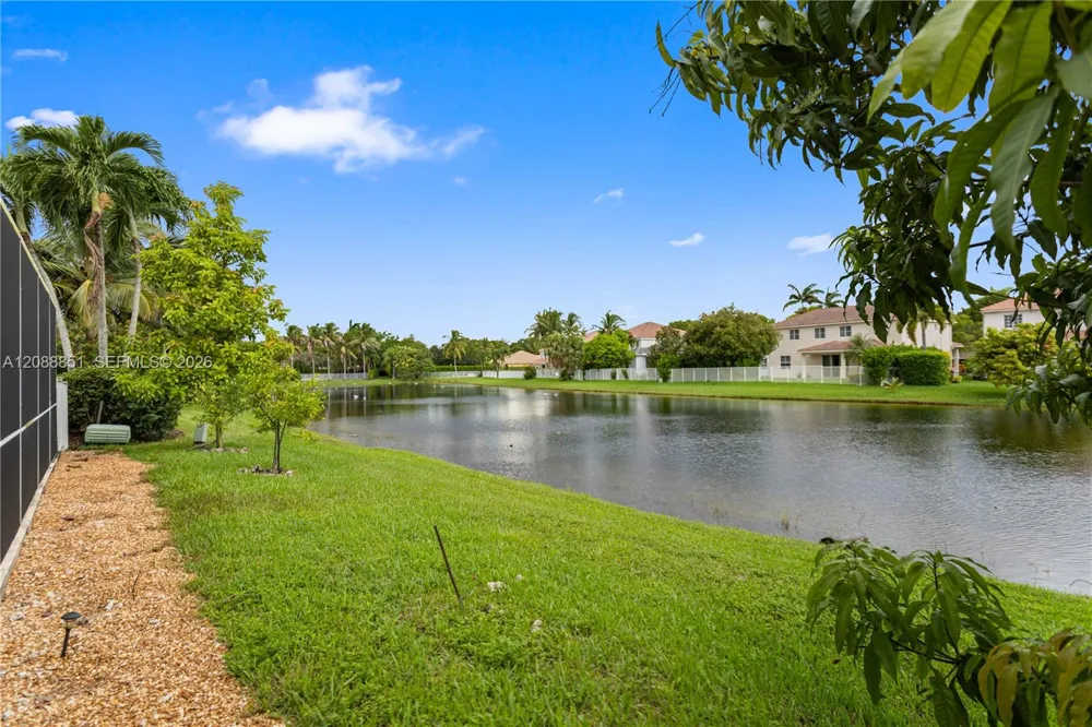 1642 Blue Jay Cir Weston, FL 33327