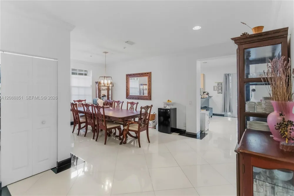 1642 Blue Jay Cir Weston, FL 33327
