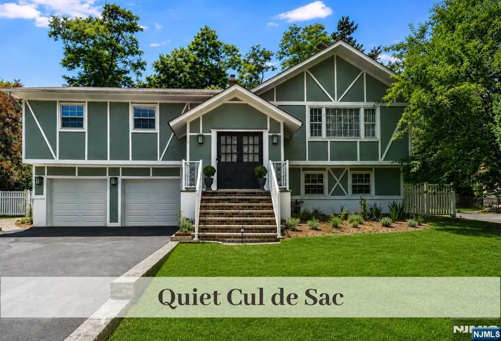 11 Stone Ridge Lane Ho-Ho-Kus, NJ 07423