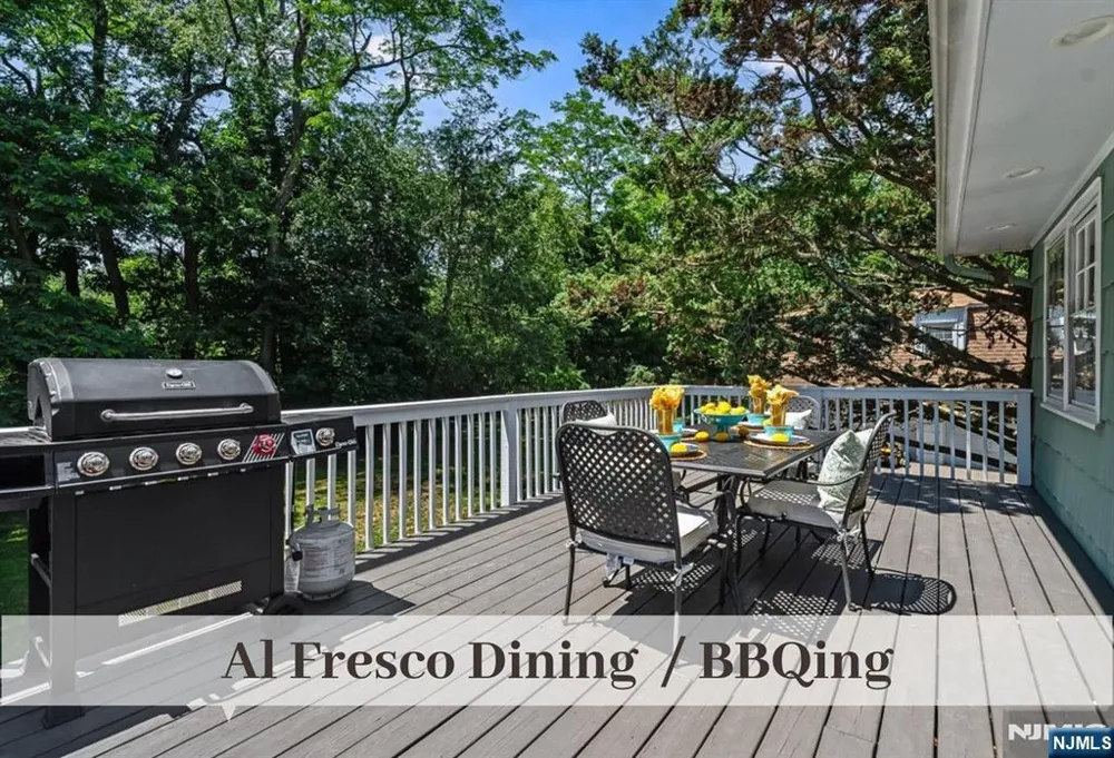 11 Stone Ridge Lane Ho-Ho-Kus, NJ 07423