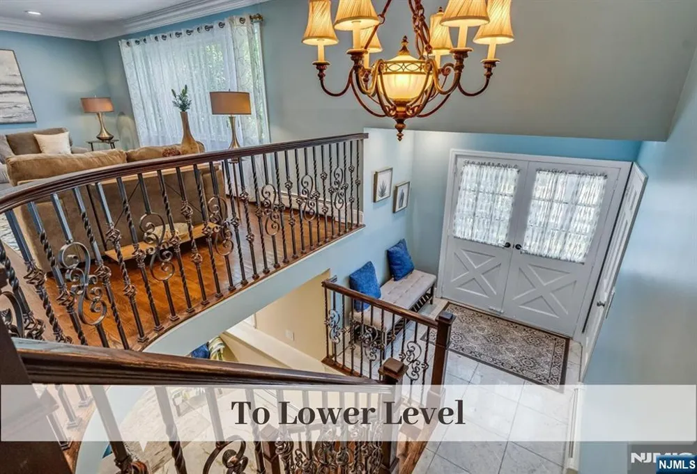 11 Stone Ridge Lane Ho-Ho-Kus, NJ 07423