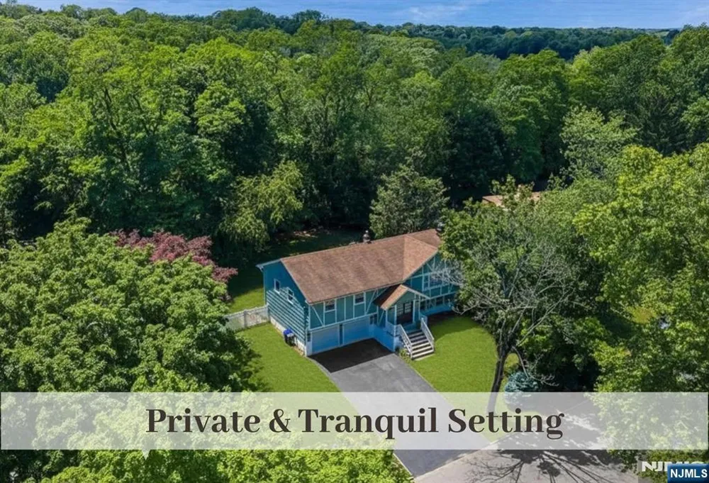 11 Stone Ridge Lane Ho-Ho-Kus, NJ 07423
