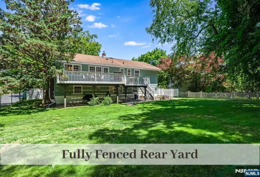 11 Stone Ridge Lane Ho-Ho-Kus, NJ 07423