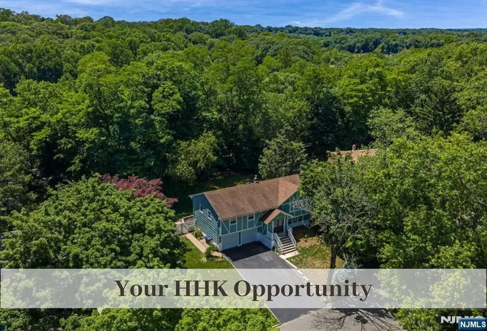 11 Stone Ridge Lane Ho-Ho-Kus, NJ 07423