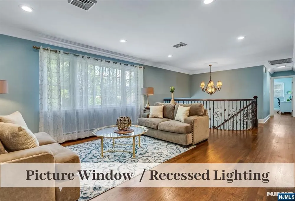 11 Stone Ridge Lane Ho-Ho-Kus, NJ 07423