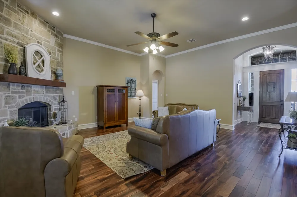 505 Boz Road Waxahachie, TX 75167