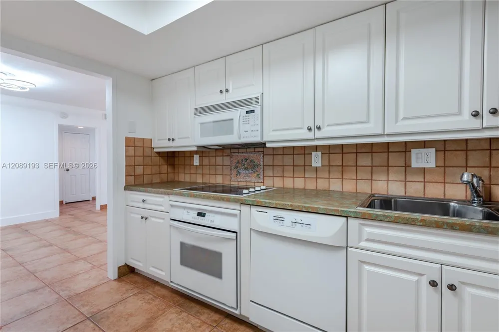 3180 S Ocean Dr #310 Hallandale Beach, FL 33009