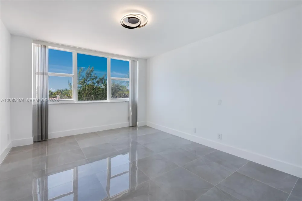 3180 S Ocean Dr #310 Hallandale Beach, FL 33009