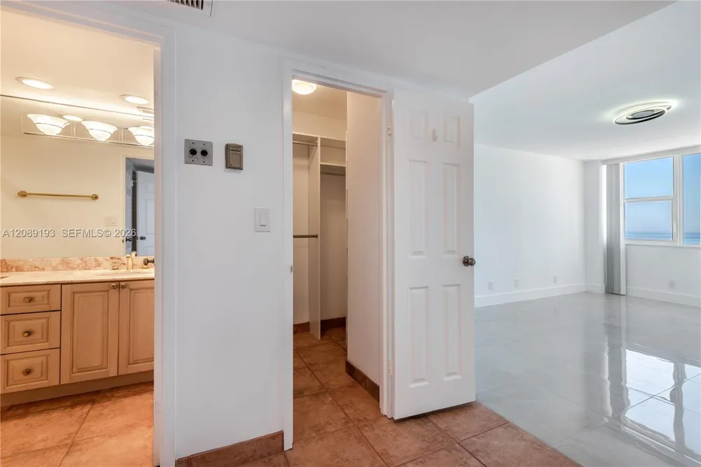 3180 S Ocean Dr #310 Hallandale Beach, FL 33009