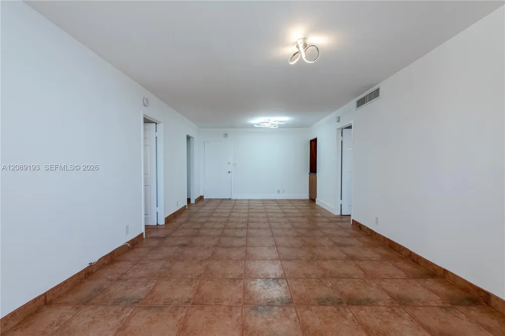 3180 S Ocean Dr #310 Hallandale Beach, FL 33009