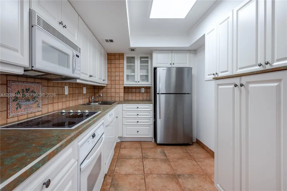 3180 S Ocean Dr #310 Hallandale Beach, FL 33009
