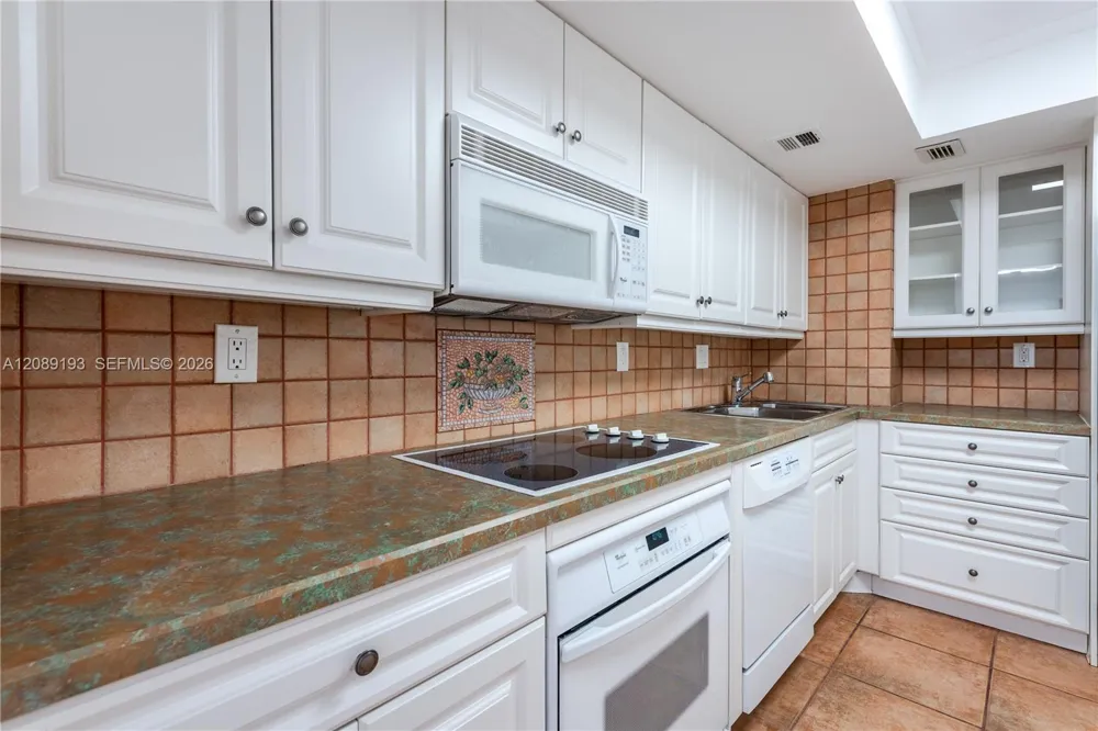 3180 S Ocean Dr #310 Hallandale Beach, FL 33009