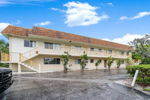 701 NE 7TH AVENUE #4
