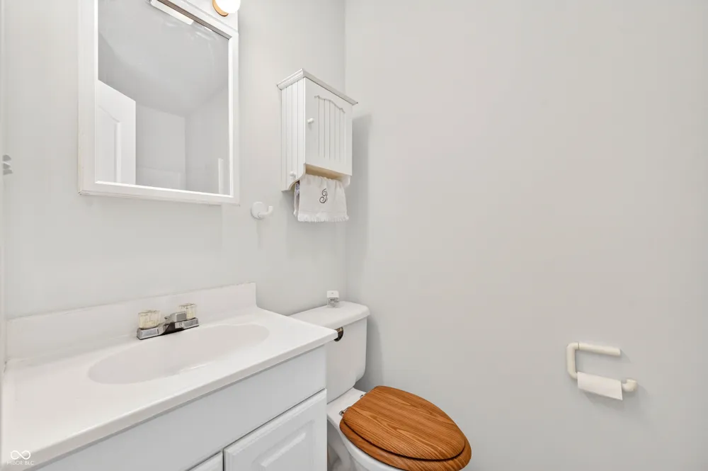 923 Washington Street Hope, IN 47246
