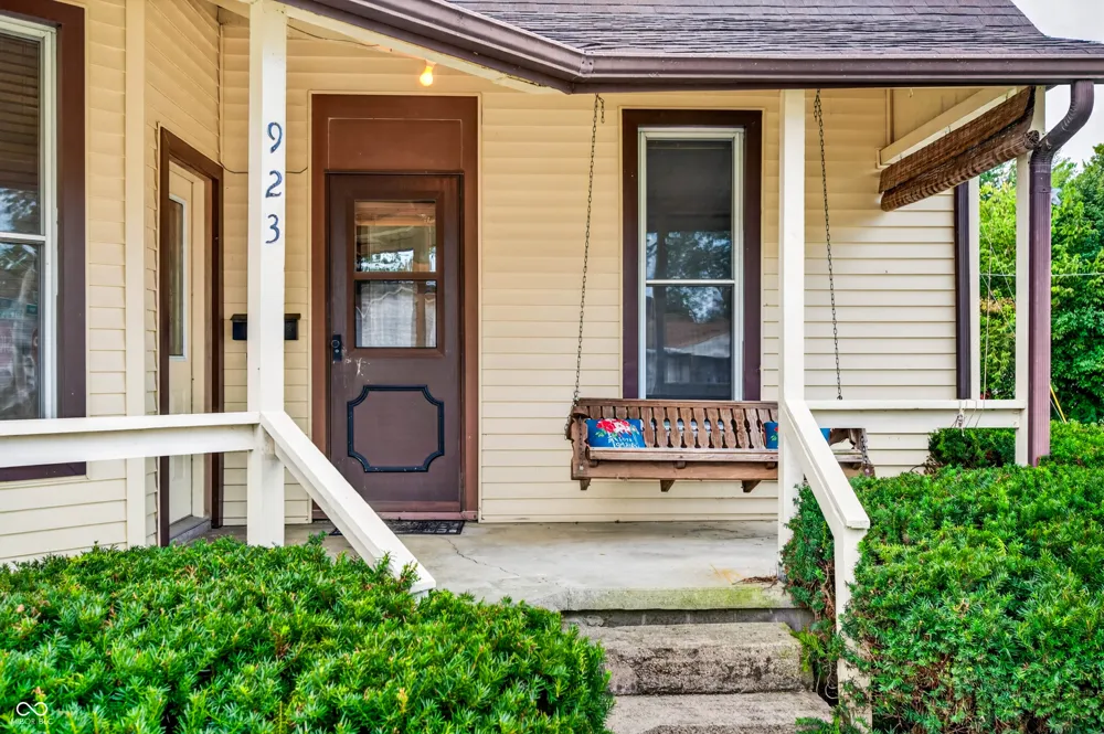 923 Washington Street Hope, IN 47246