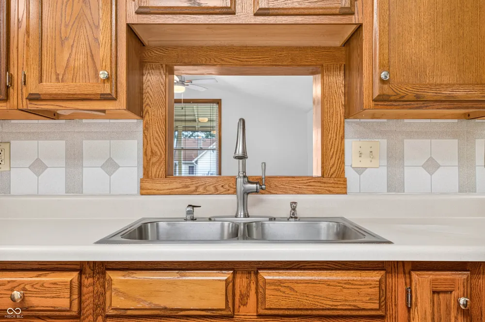 923 Washington Street Hope, IN 47246