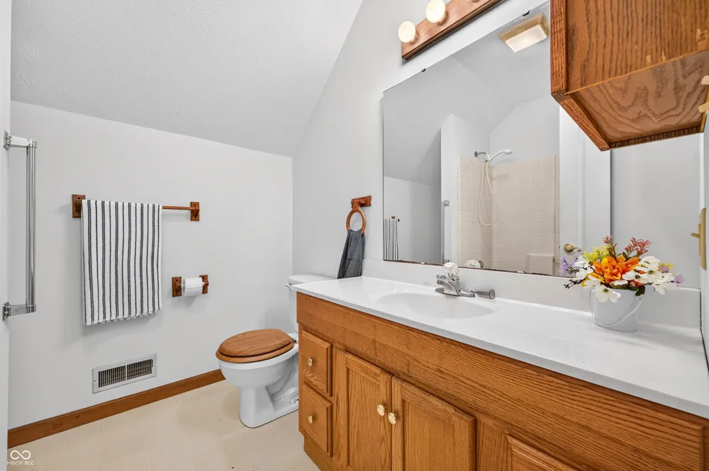 923 Washington Street Hope, IN 47246