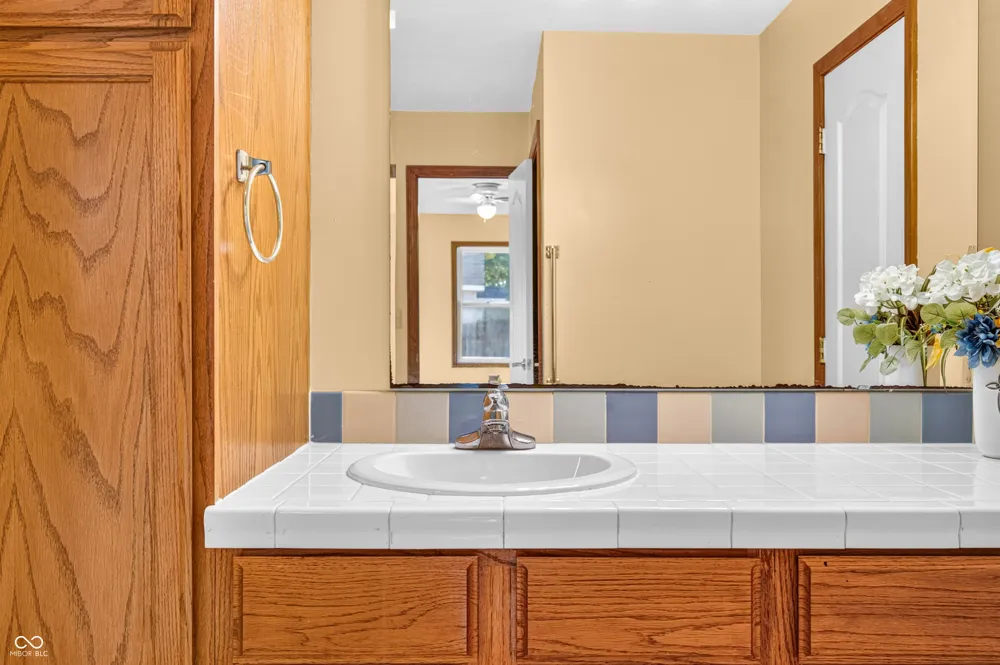 923 Washington Street Hope, IN 47246