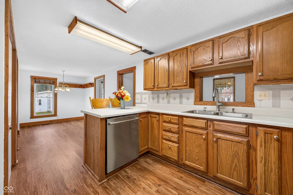 923 Washington Street Hope, IN 47246