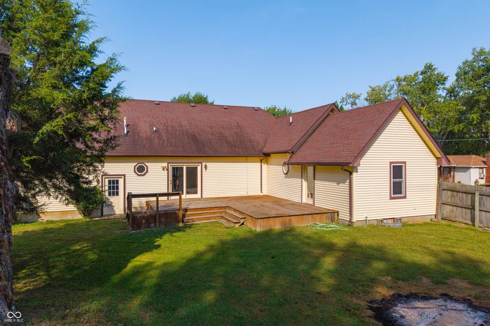 923 Washington Street Hope, IN 47246