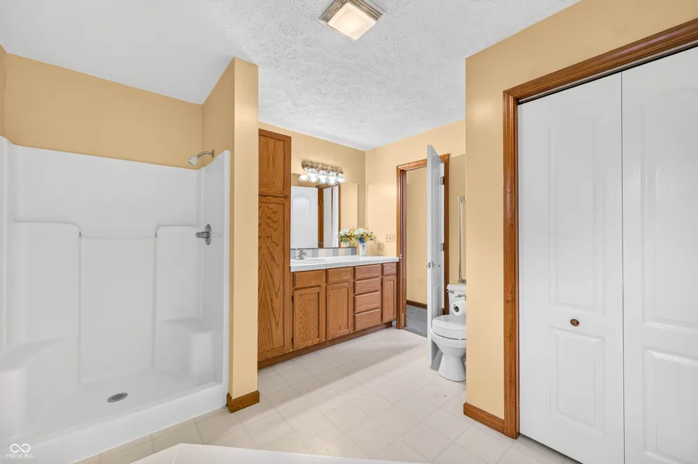 923 Washington Street Hope, IN 47246