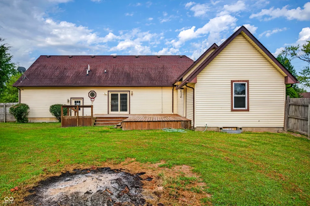 923 Washington Street Hope, IN 47246