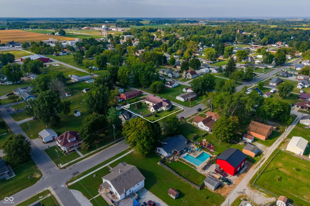 923 Washington Street Hope, IN 47246