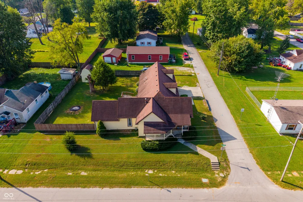 923 Washington Street Hope, IN 47246