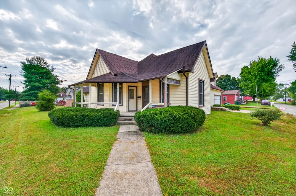 923 Washington Street Hope, IN 47246