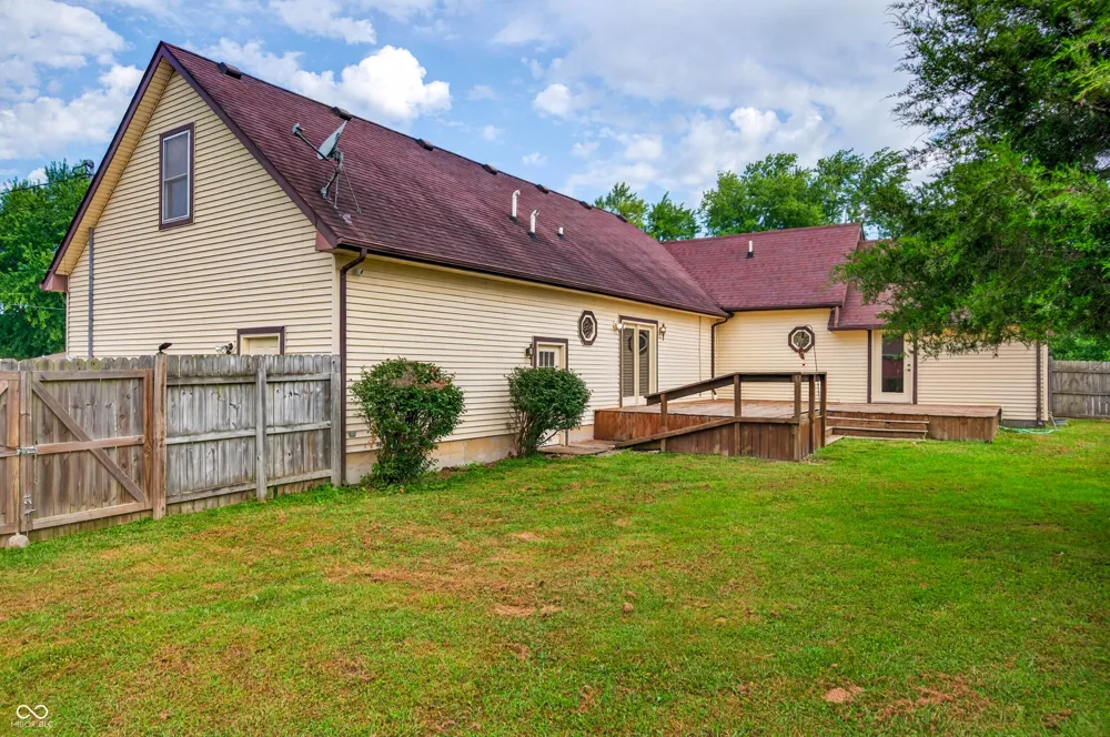 923 Washington Street Hope, IN 47246