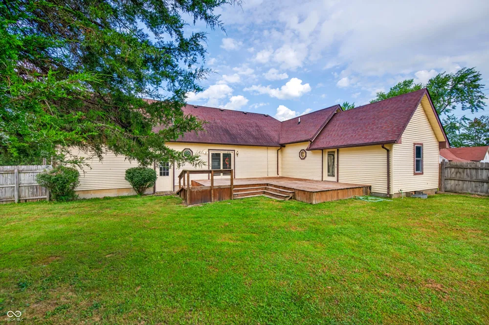 923 Washington Street Hope, IN 47246