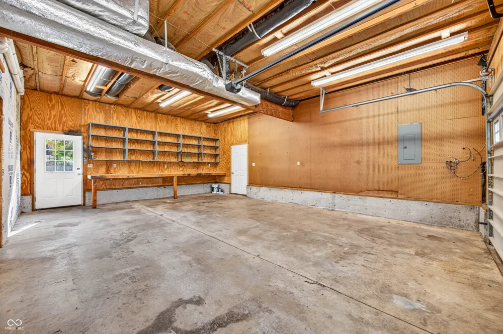 923 Washington Street Hope, IN 47246