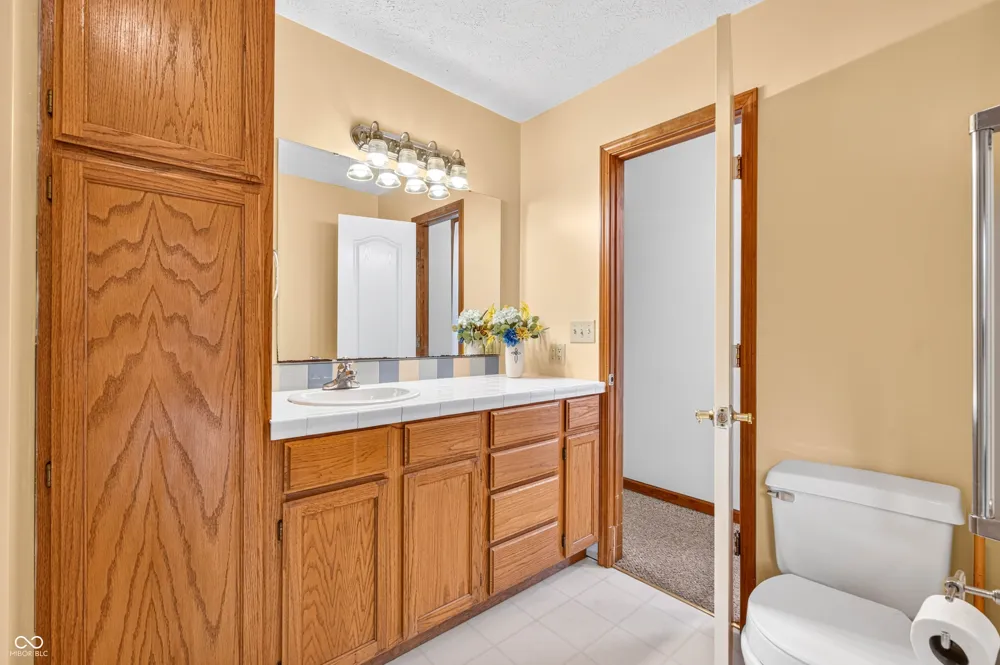 923 Washington Street Hope, IN 47246