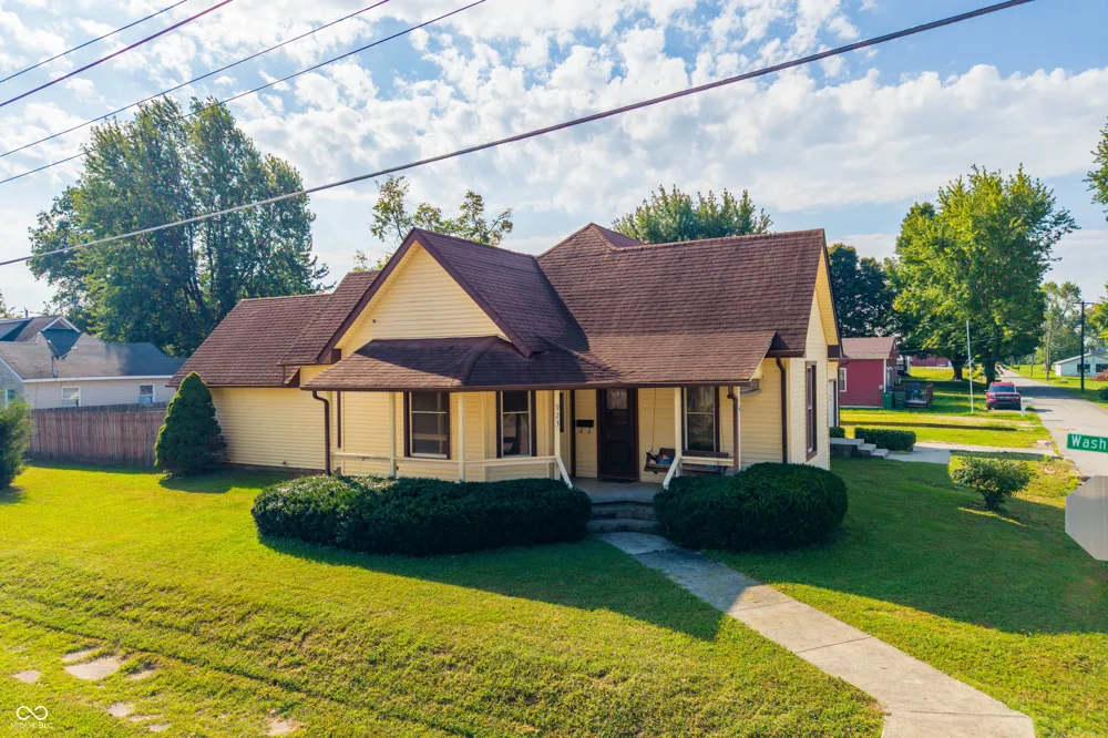 923 Washington Street Hope, IN 47246