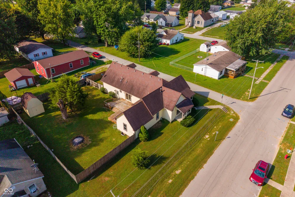 923 Washington Street Hope, IN 47246