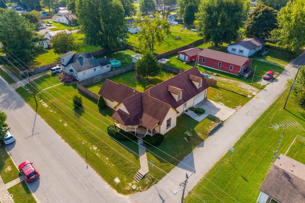 923 Washington Street Hope, IN 47246