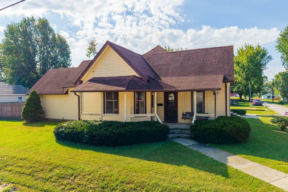 923 Washington Street Hope, IN 47246