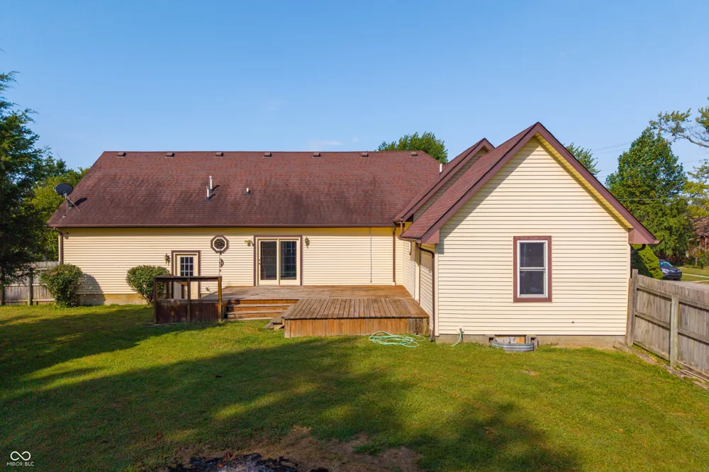 923 Washington Street Hope, IN 47246