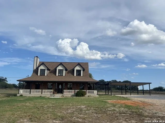 106 EAGLE CREEK RANCH BLVD Floresville, TX 78114
