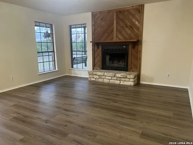 106 EAGLE CREEK RANCH BLVD Floresville, TX 78114