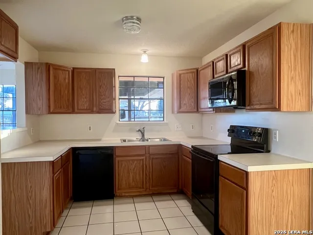 106 EAGLE CREEK RANCH BLVD Floresville, TX 78114