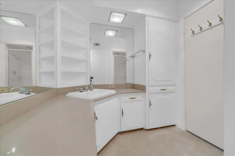 6234 Bandera Avenue #C Dallas, TX 75225