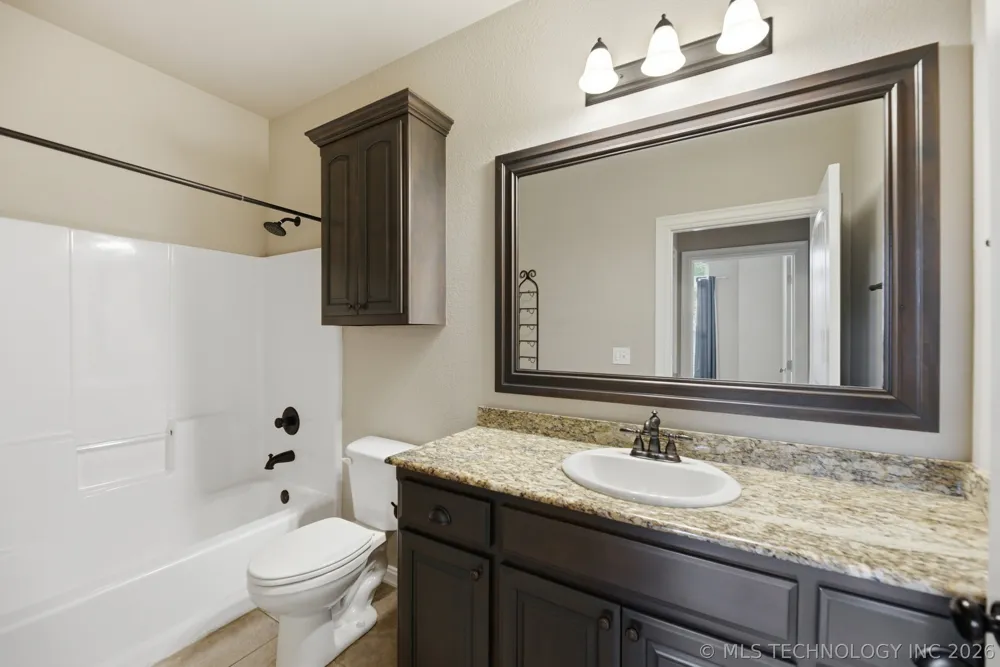 11016 E 83rd Place S Tulsa, OK 74133
