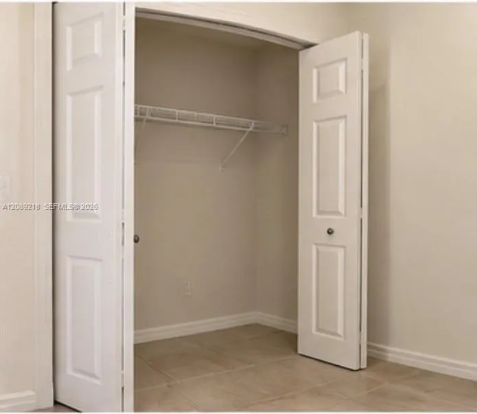312 NE 3rd St #4 Hallandale Beach, FL 33009