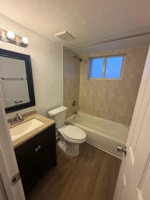 220 NW 7th Ave #1