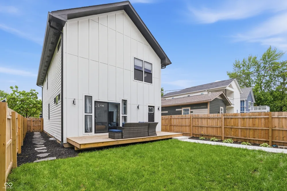 25 Hamilton Avenue Indianapolis, IN 46201