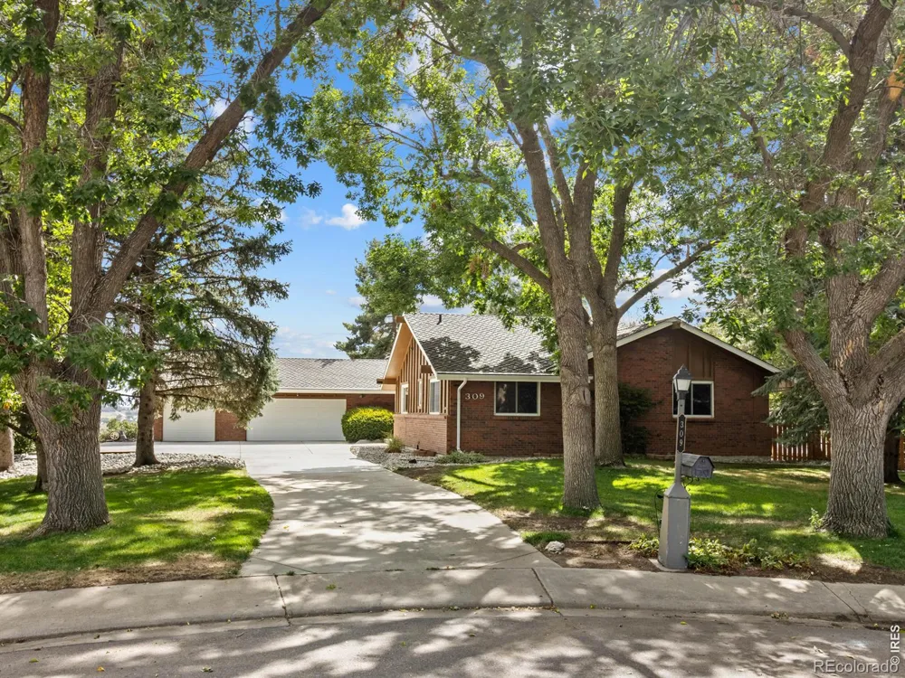 309 Glenview Court Longmont, CO 80504